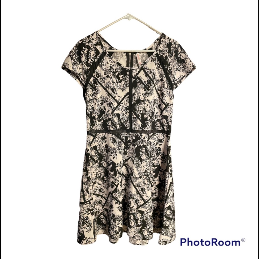 Black and white casual sun dress